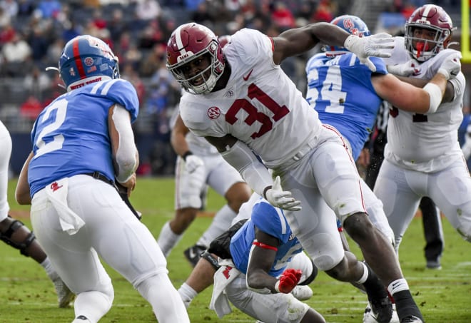 Alabama linebacker Will Anderson Jr. (31) pressures Ole Miss quarterback Jaxson Dart (2) at Vaught-Hemingway Stadium. Photo | Gary Cosby Jr.-USA TODAY Sports