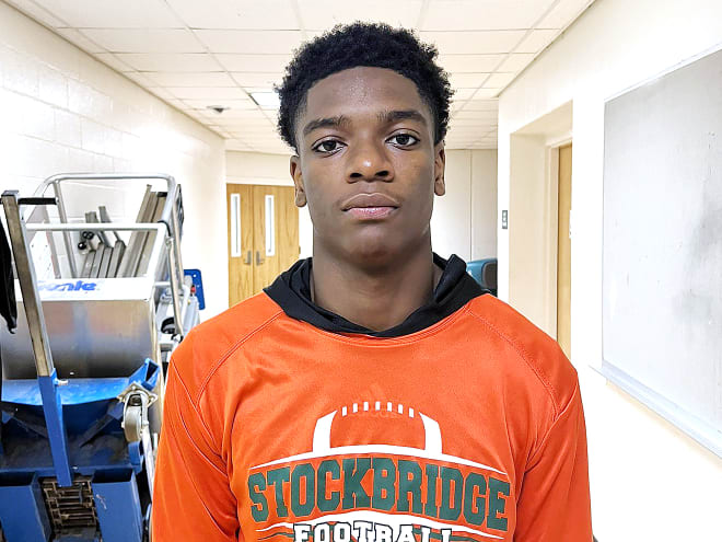 Georgia 2023 three-star CB Nireek Sharpe covers two finalists 