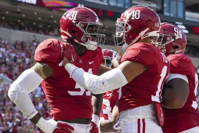 Alabama Crimson Tide linebacker Will Anderson Jr. (31) celebrates with linebacker Henry To'oTo'o (10) after scoring against the UL Monroe Warhawks during the first half at Bryant-Denny Stadium. Photo | Marvin Gentry-USA TODAY Sports