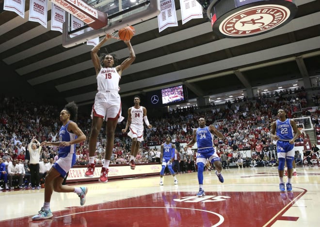 Alabama's Noah Clowney finished a dunk in transition as the Cats watched helplessly during Saturday's game in Tuscaloosa.