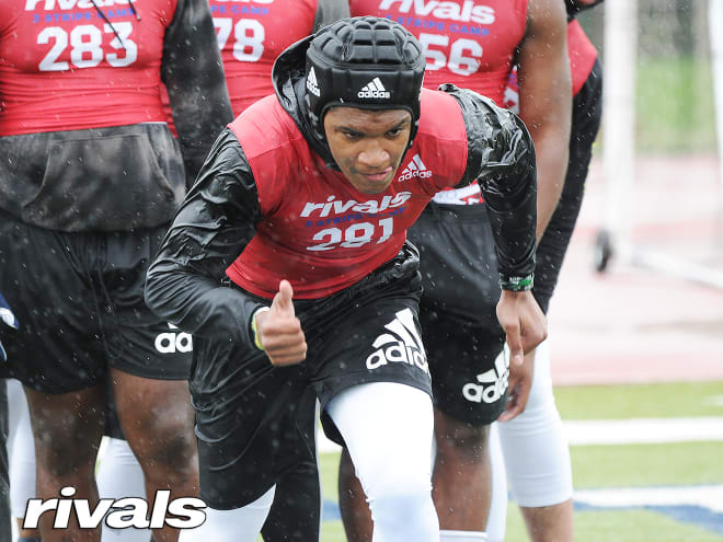 Notre Dame is the latest school to offer four-star defensive end KeChaun Bennett.