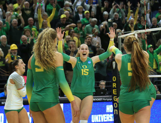 No. 3 Oregon defeated No. 6 Arkansas 3-1 in the NCAA Second Round to advance to the Sweet 16. 