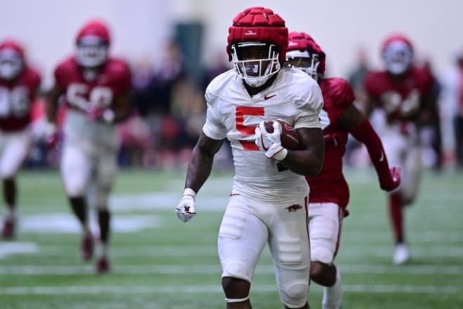 Rocket Sanders scored a pair of touchdowns in Arkansas' open scrimmage Saturday.