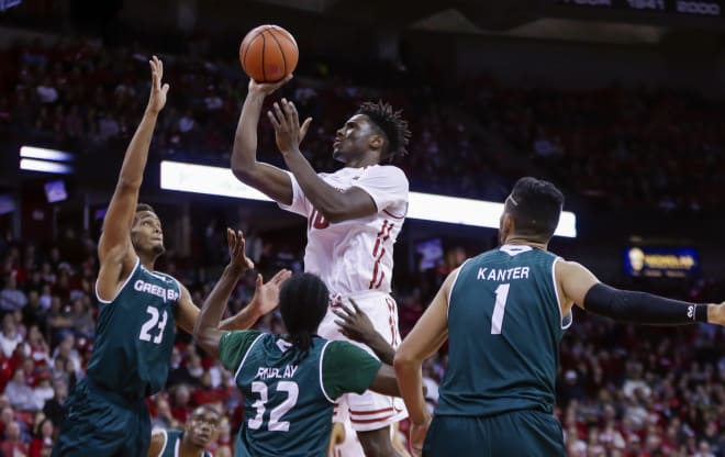 Nigel Hayes led the Badgers past Green Bay with 24 points in Wisconsin's 73-59 win. 