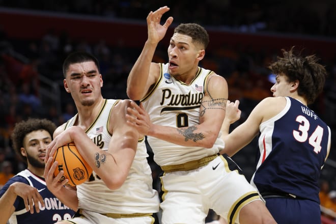 Mar 29, 2024; Detroit, MN, USA; Purdue Boilermakers center Zach Edey (15) controls the ball in the first half against the Gonzaga Bulldogs during the NCAA Tournament Midwest Regional at Little Caesars Arena. Mandatory Credit: Rick Osentoski-USA TODAY Sports
