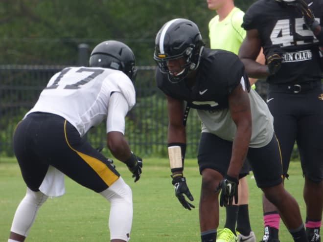 Richaud Floyd (left) and Ronnell Perkins (right) have experienced plenty of adversity during their five-year Missouri careers.