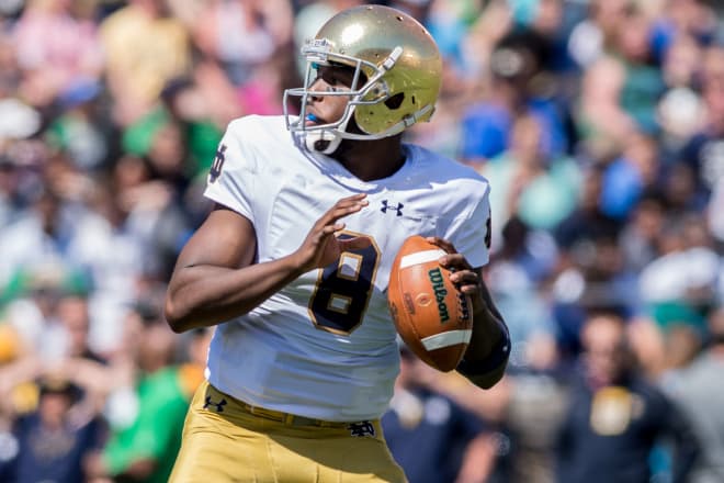 Notre Dame graduate transfer quarterback Malik Zaire