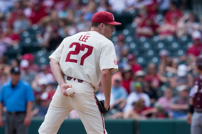 Former Arkansas Razorbacks pitcher Evan Lee expected to make MLB