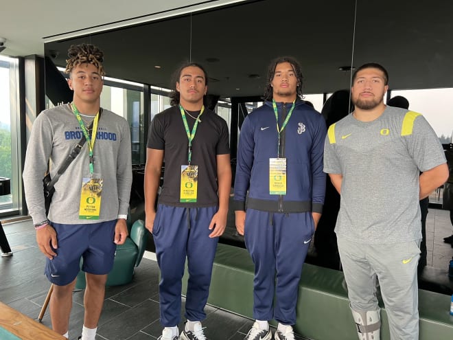 Matayo Uiagalelei (second from right) made his latest visit to Oregon last month when his high school team played a game at Autzen Stadium.