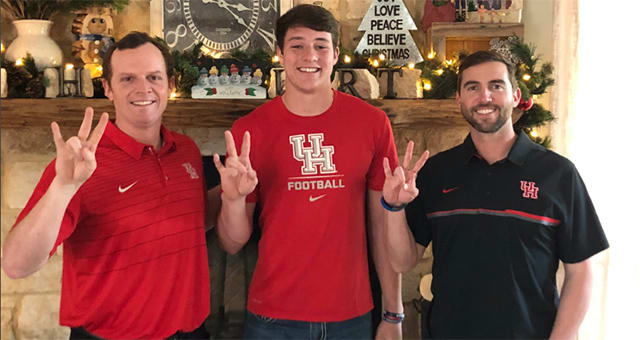 Williams with Major Applewhite and Kendal Briles during his in-home visit.