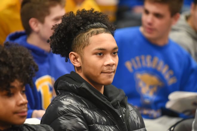 2023 Pitt recruit Jaland Lowe at the Panthers' game on Saturday