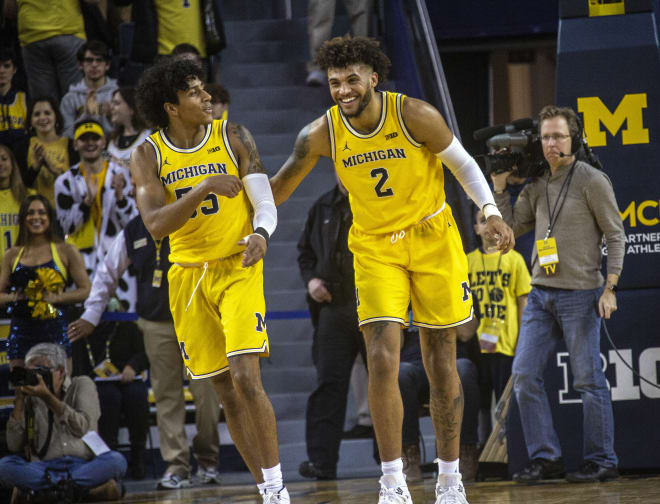 Michigan Wolverines basketball seniors Eli Brooks (left) and Isaiah Livers (right) were huge pieces of U-M's 2020-21 success.