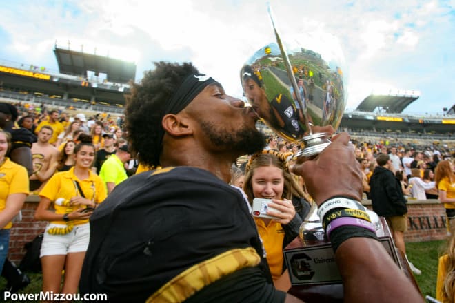 Kelly Bryant kisses the Mayors' Cup after Missouri beat South Carolina 34-14.