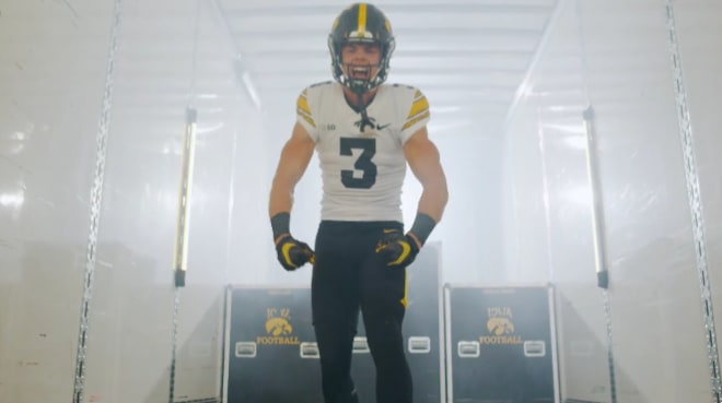 LOOK: Iowa Football to Wear Alternate Uniform at Penn State - Go Iowa  Awesome