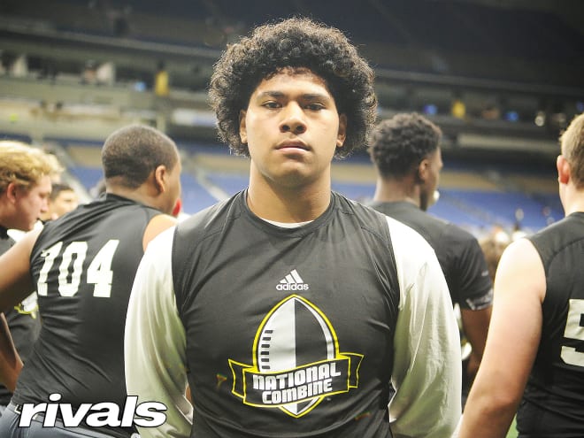Tuli Tuipulotu, a 3-star defensive end from Lawndale HS, signed with USC on Wednesday.