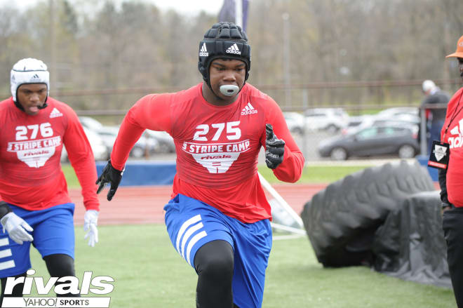 2021 defensive end Colin Mobley (DeMatha HS/Hyattsville, Md.) committed to USC on Friday.