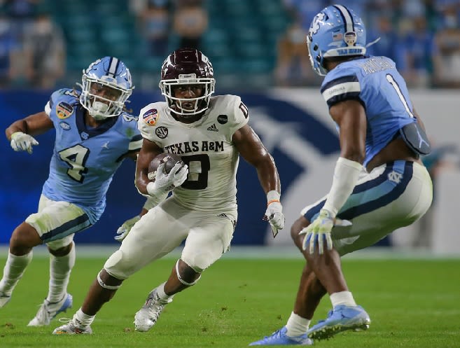 Kyler McMichael McMichael (1) was in on five tackles versus Texas A&M in the Orange Bowl.