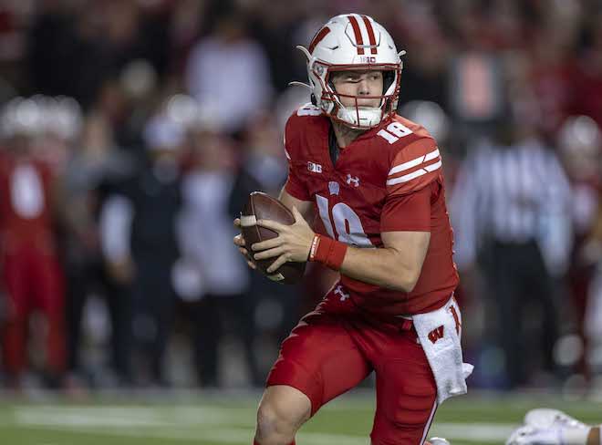 Wisconsin quarterback Braedyn Locke. 