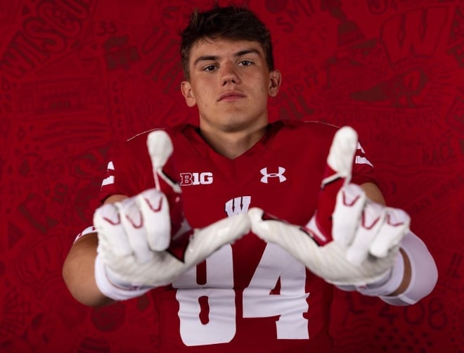 JT Seagreaves committed to Wisconsin during an official visit this past weekend. 