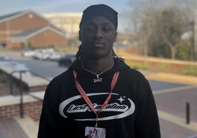 Daune Morris visited Auburn Thursday.