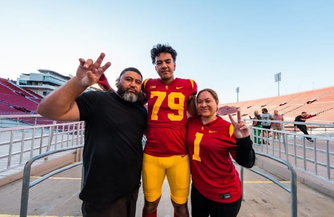 Kalolo Ta'aga gave the Trojans his commitment earlier in the week after his recent official visit and announced his choice Sunday.