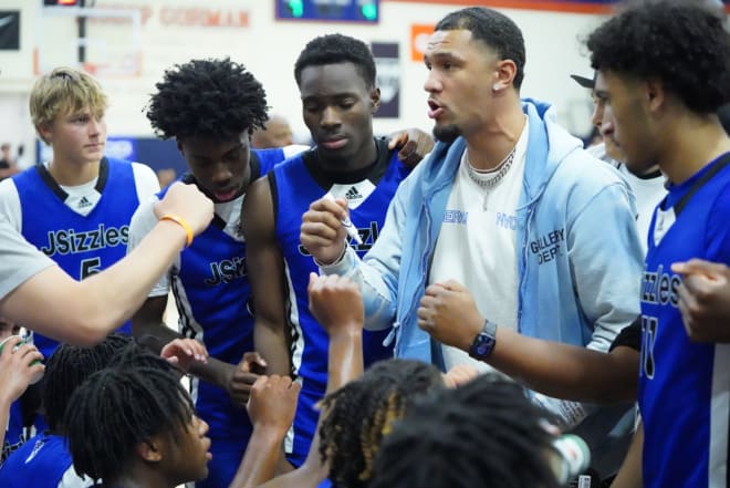 Jalen Suggs coaches his 16U JSizzles squad earlier this week in Las Vegas against Bryce James and SFG in the Big Time Vegas Tournament.