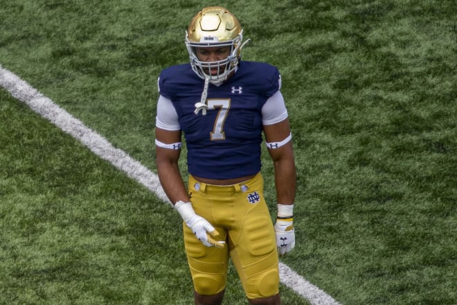 Notre Dame Fighting Irish football junior defensive end Isaiah Foskey