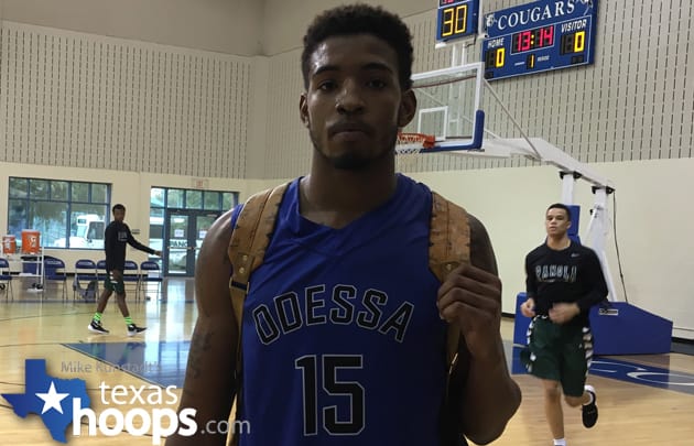 Davis, TexasHoops.com Junior College's overall No.1 overall player in the class of 2016