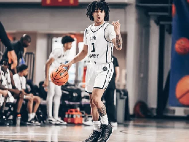 UNC class of 2024 commit Elliot Cadeau will move up to 2023 and enroll in Chapel Hill this summer. 
