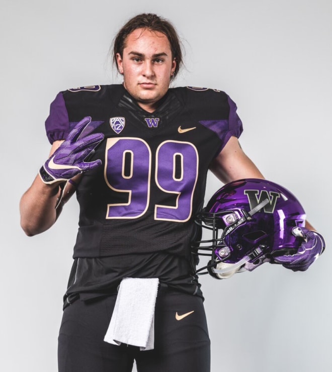 2020 three-star Indio (Calif.) Shadow Hills defensive end Jake Shipley during his unofficial visit to Washington in April. 