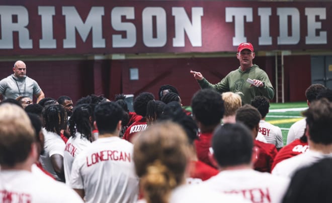 First-year Alabama head coach Kalen DeBoer talks to his players. Photo | Alabama Athletics 