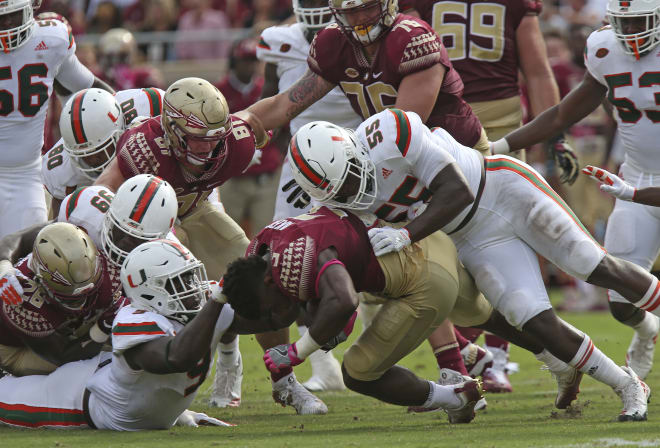 Shaquille Quarterman (55) and Miami's defense should be fierce in 2018.
