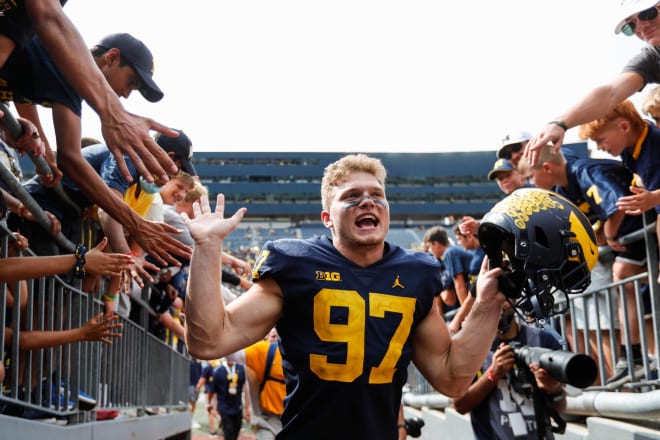 Michigan Wolverines football defensive end Aidan Hutchinson