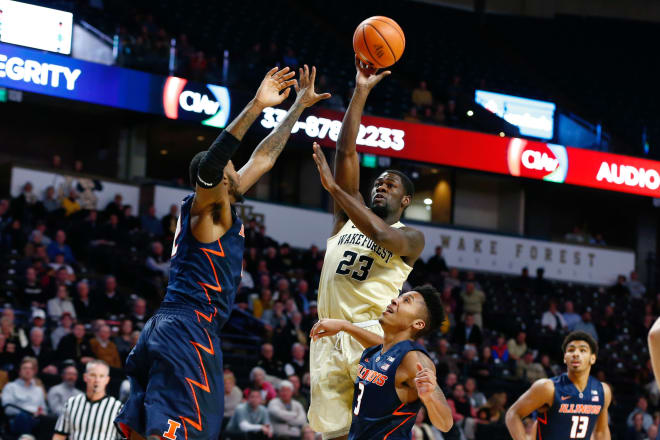 Chaundee Brown has committed to Michigan to play for Juwan Howard. 