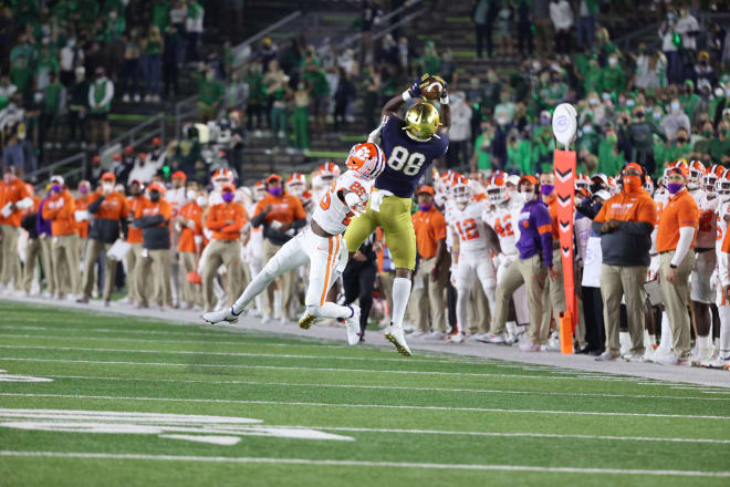 Javon McKinley leads Notre Dame with 24 catches for 414 yards this season.