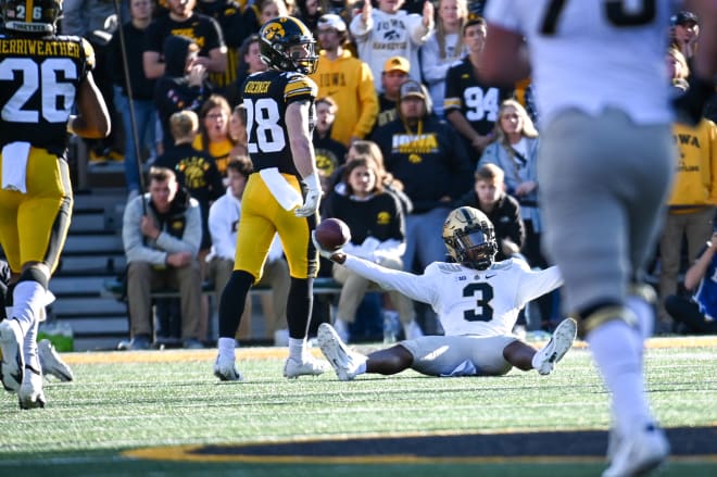 David Bell once again got away from the Hawkeye secondary.