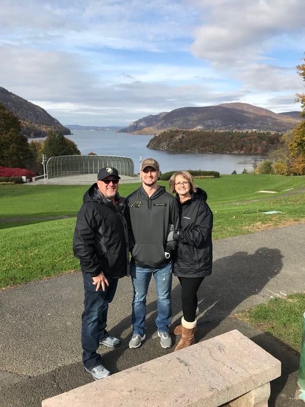  North Lincoln (NC) RB Clayton Cribb and parents took a photo on the Hudson River during his visit to Army.