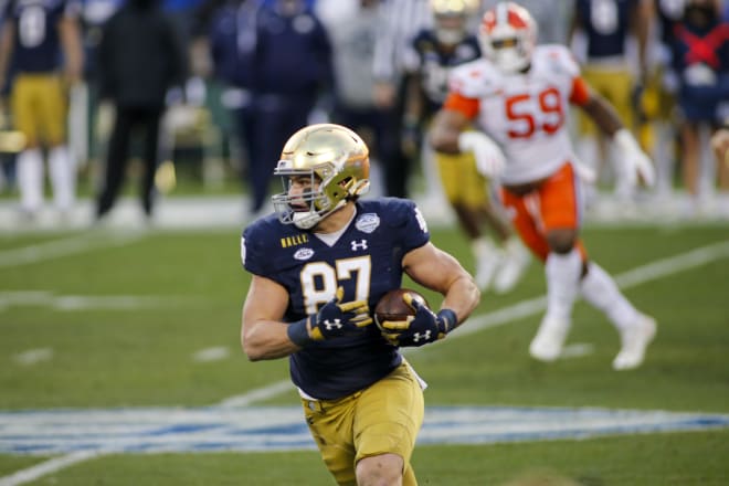 Notre Dame freshman tight end Michael Mayer (No. 87) has 35 receptions for 388 yards and two touchdowns this season.
