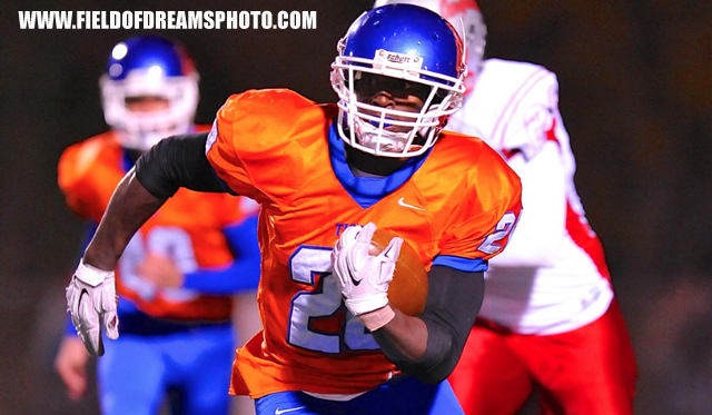 Los Lunas Running Back O'Muary Samuels ran for 1,300-yards on the year, he holds an offer from NMSU