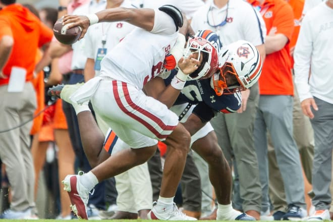 Riddick brings down Hawkins for one of his team-high five solo tackles.