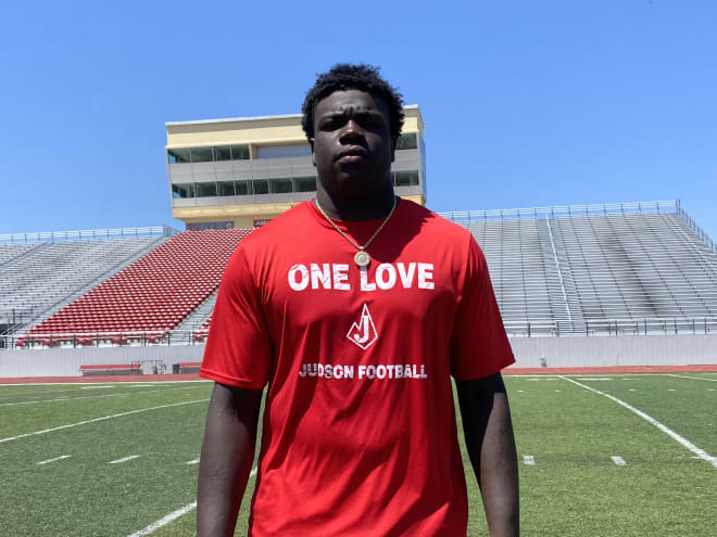 Duck Sports Authority visited Rivals250 DE Johnny Bowens at Judson HS in Converse, Texas, on Wednesday.