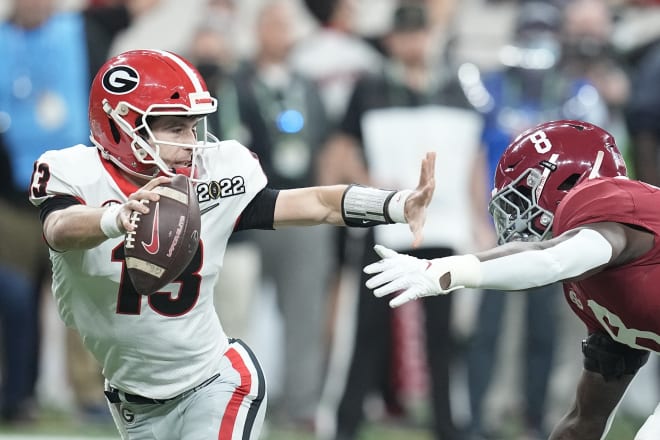 QB Stetson Bennett returning to Georgia for 2022 season