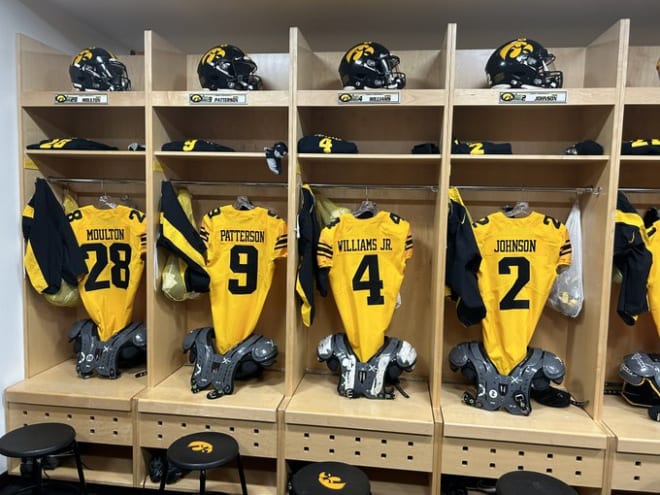 Look: Iowa Wearing Gold Jerseys Vs Minnesota - Go Iowa Awesome