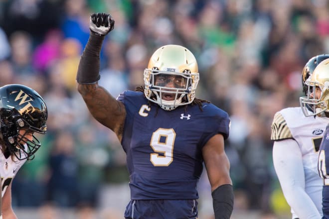 Linebacker Jaylon Smith is one of only three Notre Dame defenseman since 2003 to make the USA Today team.