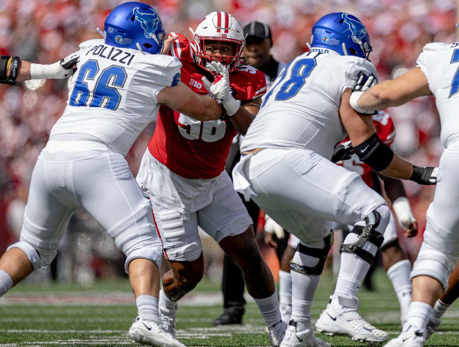 Wisconsin Football: Pro Football Focus provides offensive snap counts for  Badgers