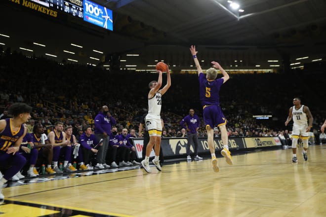 Payton Sandfort had a strong shooting night in the win. (Photo: Hawkeyesports.com)