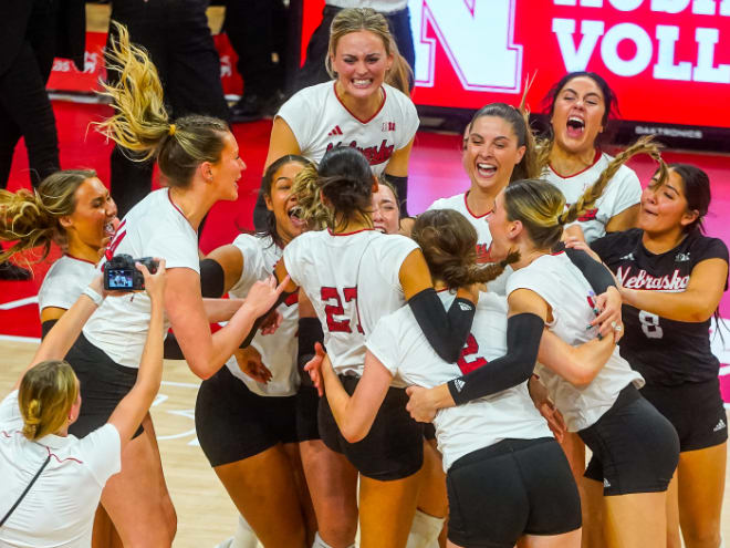 Nebraska Volleyball No. 1 Huskers Sweep Michigan For Share Of