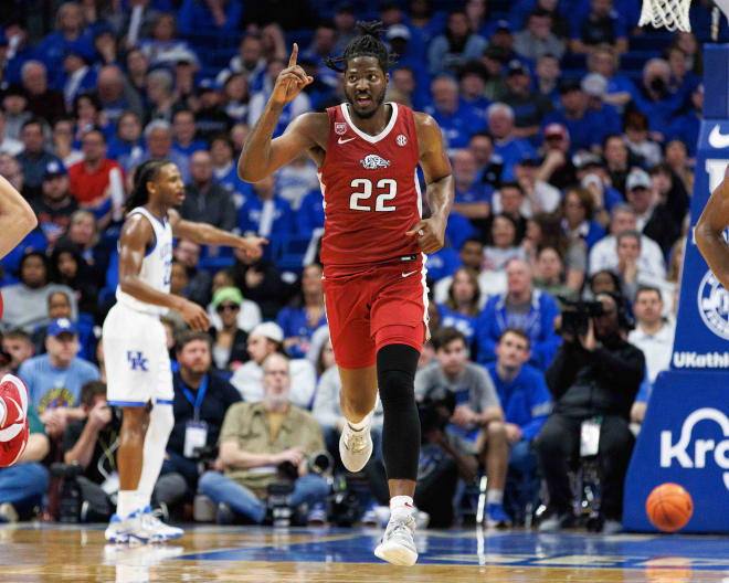 Arkansas forward Makhel Mitchell is reportedly in the transfer portal.