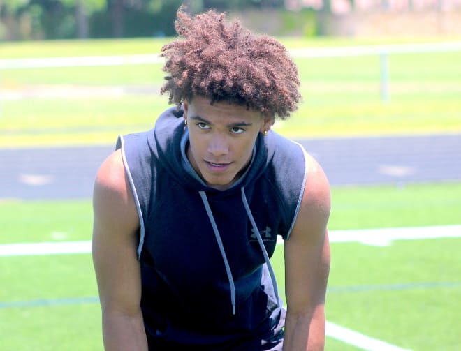 Texas defensive back Christian Gonzalez will officially visit Notre Dame this month. 