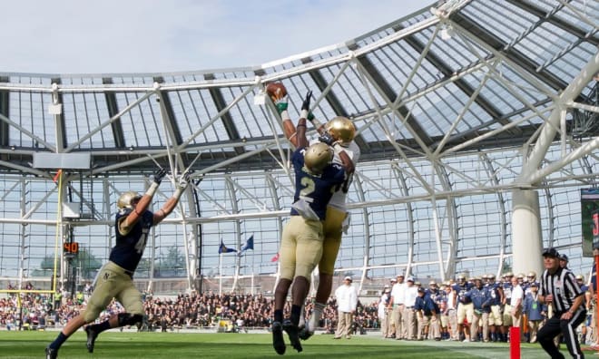 Notre Dame Fighting Irish football vs. Navy Midshipmen in Ireland 
